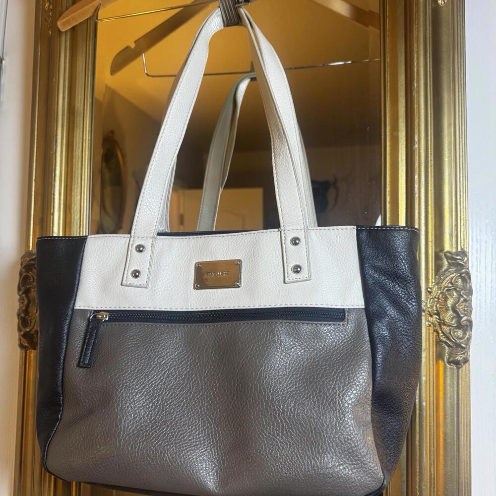 Nine West Women’s Handbag Tote Faux Leather Black Tan Brown Silver Hardware EUC